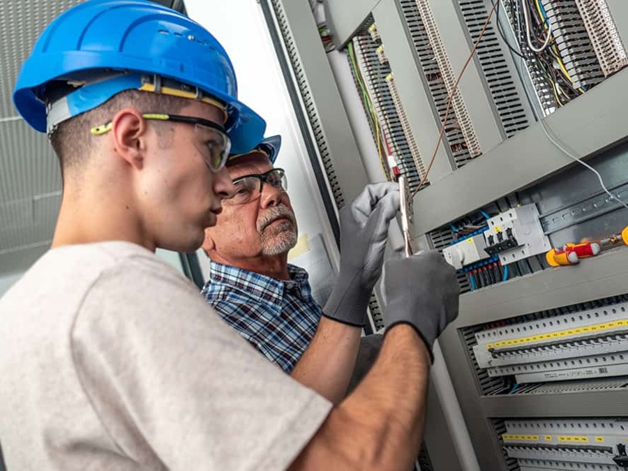Ausbildung bei Elektro Knaak GmbH & Co. KG in Hanau / Großauheim