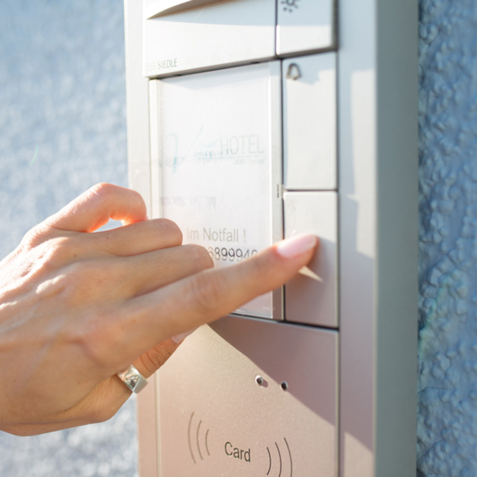 Sprech­anlagen bei Elektro Knaak GmbH & Co. KG in Hanau / Großauheim